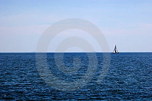 De acuerdo a yate sobre el mar Adriatico el mar más cercano Costa de (Croacia) islas sobre el.