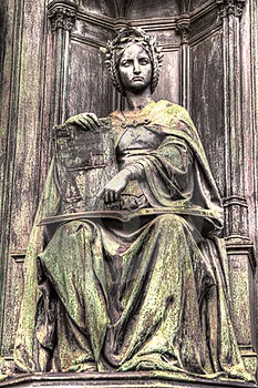 Statua da giustizia Praga la città, immagine ad alta gamma dinamica (alto allineare) 