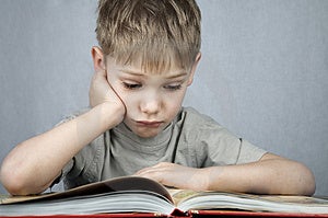 Pequeno triste chico el gran un libro.