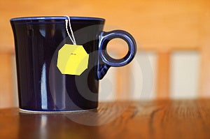 Una tazza di mattina di tè con copia spazio.
