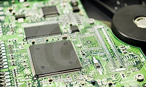 Closeup z dosky plošných spojov na pevnom disku.