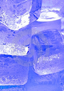 Il ghiaccio può vedere qualsiasi dei 14 conosciuto fasi solide di acqua.