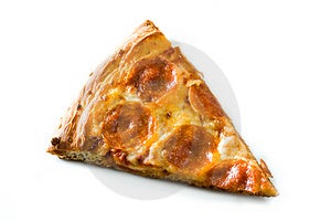 Detail záběr jeden plátek teplé čerstvé feferonky pizza izolovaných na bílém pozadí s skvělé barvy a hloubka ostrosti.