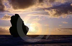 Vápenec pilíř z velký oceán cesty na západ slunce obrázek zaujatý kroky velký oceán cesty,, austrálie.