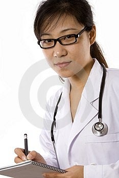 Una mujer estetoscopio en blanco.