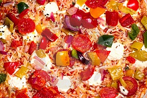 Italská pizza se zeleninou zblízka.