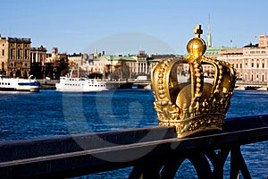 Obraz zlaté koruny v centru ve Městě Stockholm.