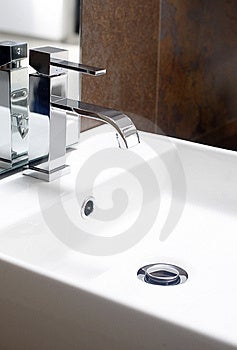 Rubinetto di acqua del rubinetto lavello impianto idraulico.
